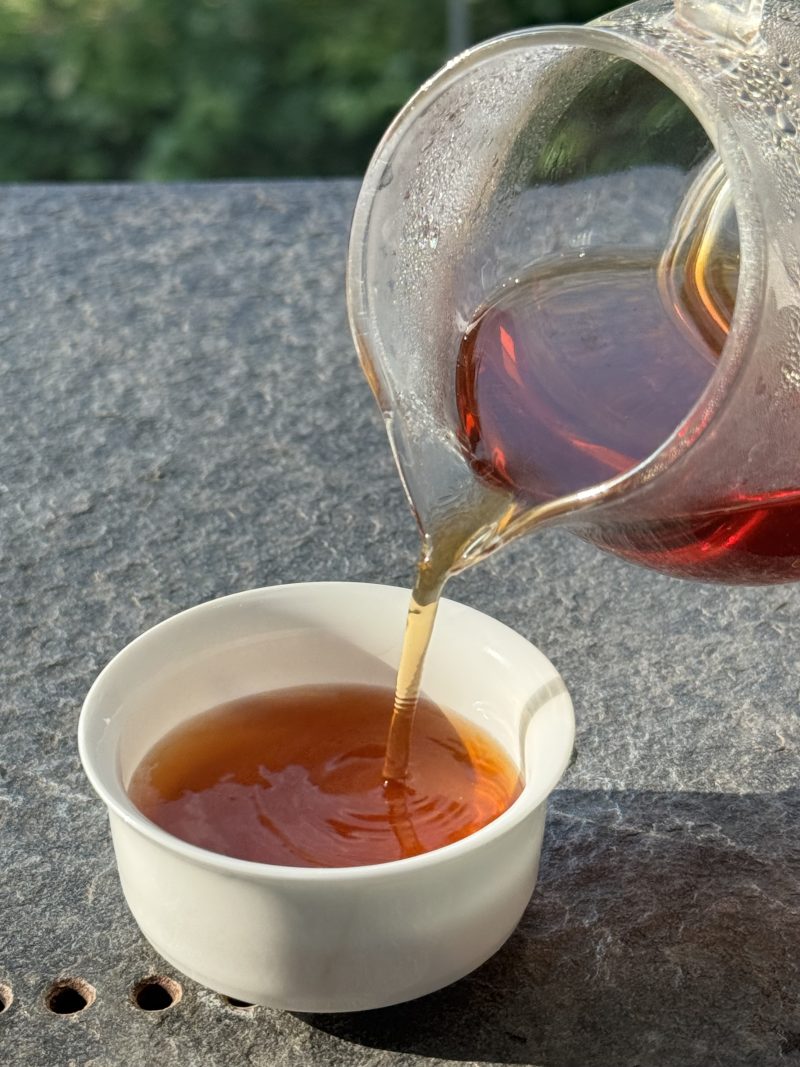 20-Year-Old Dark Tea From China. 300g Liu Bao Tea Gift Box Packaging. With A Rich And Mellow Flavor, It Is Perfect For Gifting.​ - Image 4