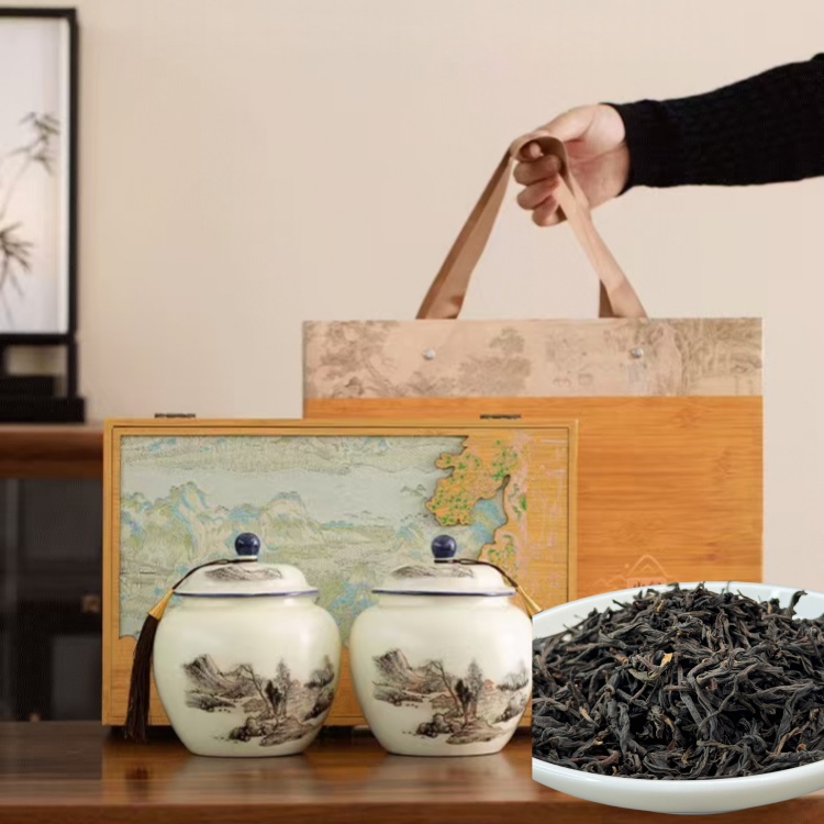 Organic Chinese Black Tea 300g Gift Box Organic Red Peak Tea Soup Is Bright Red In Color And Has A Refined Aroma