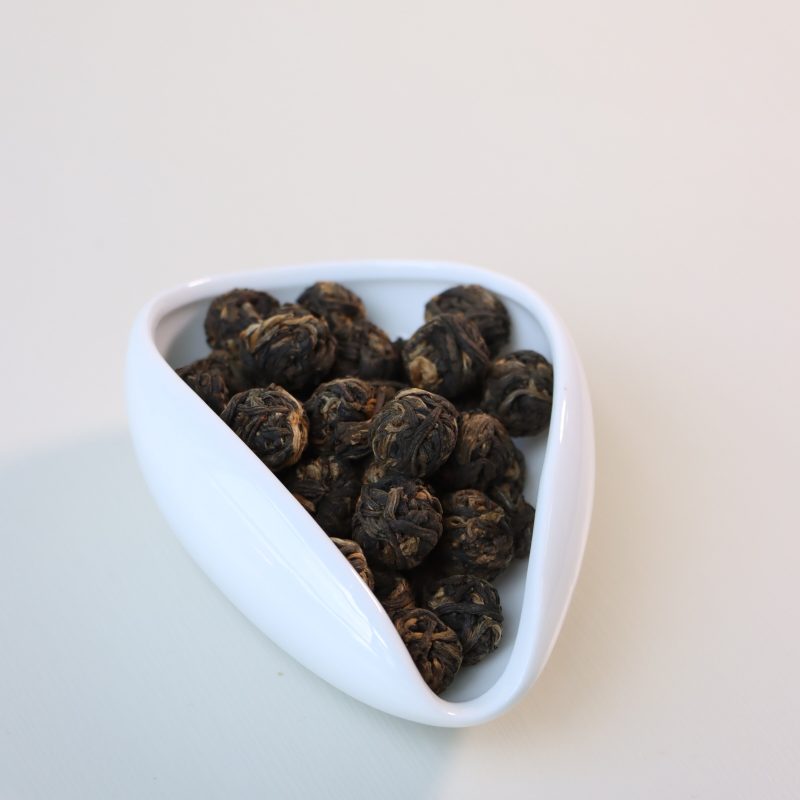 Bright Red, Rich, Smooth & Full-Flavored Premium Black Tea. 300g In Elegant Gift Box. - Image 2
