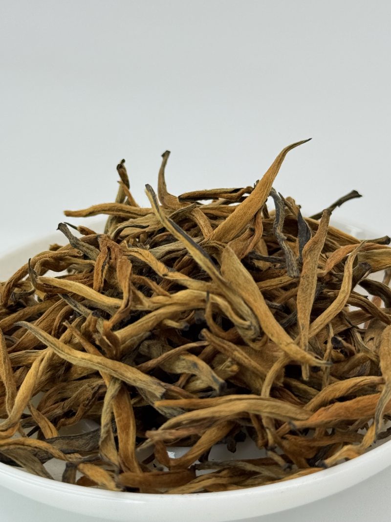 Chinese Organic Black Tea 300g Gift Box Organic Golden Dragon Red Bud Black Tea High-end Organic Black Tea with Chocolate Flavor - Image 2
