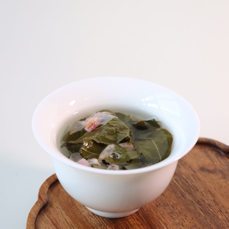 Organic Rose Oolong Tea Freshly Scented Tieguanyin Tea is Interspersed with Organic Rose Petals 300g  Oolong Tea Gift Box - Image 3