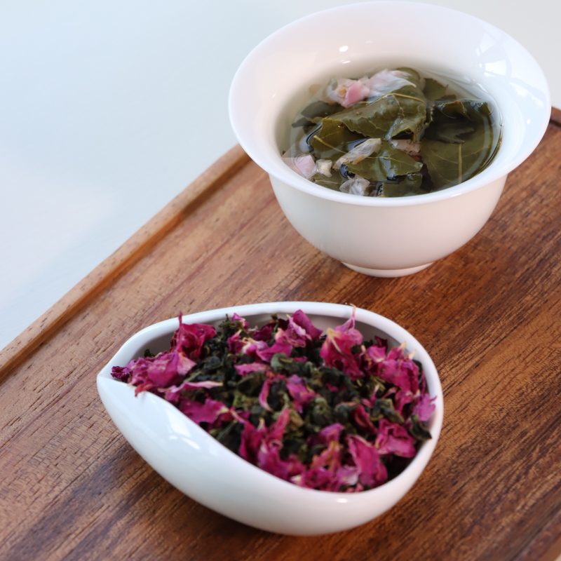 Organic Rose Oolong Tea Freshly Scented Tieguanyin Tea is Interspersed with Organic Rose Petals 300g  Oolong Tea Gift Box - Image 2
