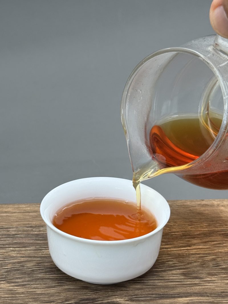 Chinese Black Tea The Tightly Rolled Golden-Haired Black Tea Has A Complex Aroma Of Flowers, Honey And Fruits, With A Slightly Sweet And Mellow Taste. - Image 3